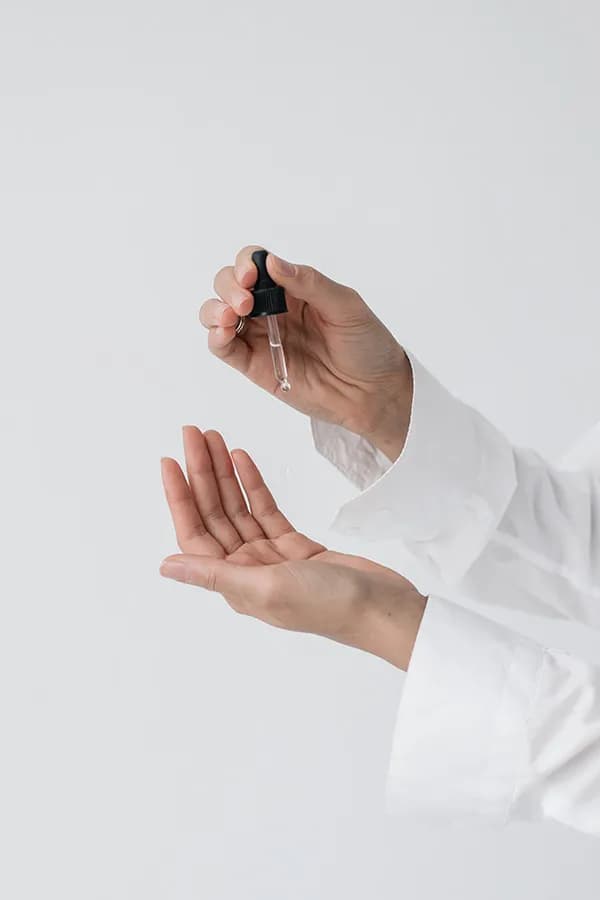 Cosmetic specialist